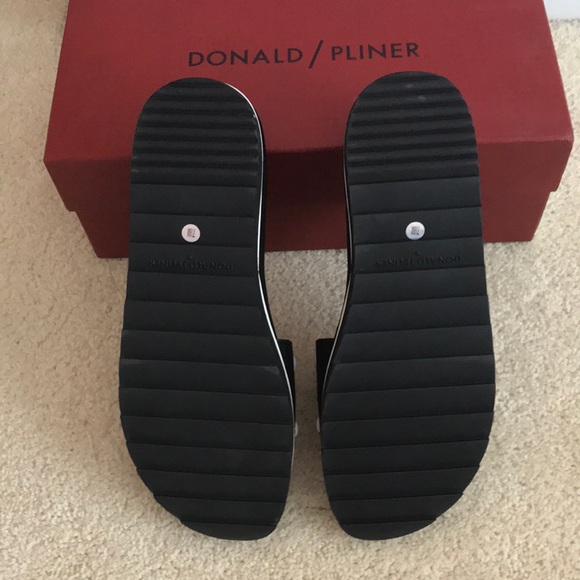 Donald Pliner Cava slide in black & white - Picture 5 of 6